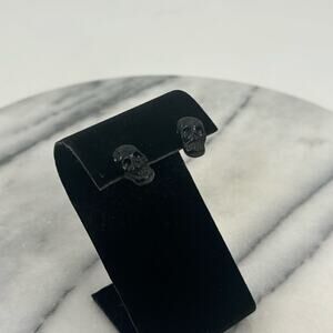 Gothic Witchy Black Skull stud earrings